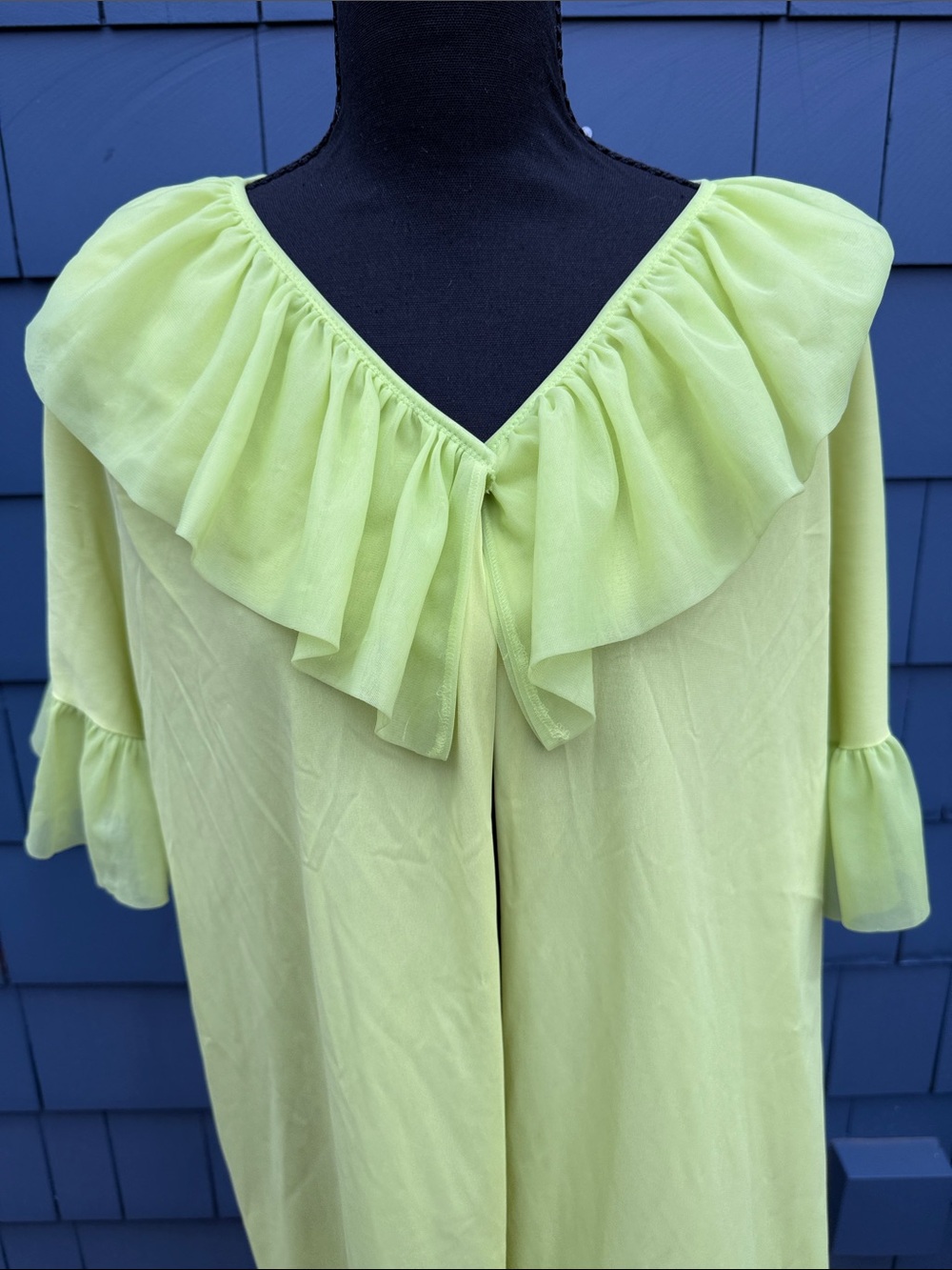 Vintage Le Voy’s Bright Lime Ruffle-Trim Women's robe one button L - Picture 2 of 10